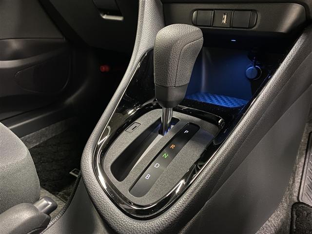 ヤリス ハイブリッドＧ　４ＷＤ　フルセグ　ミュージックプレイヤー接続可　バックカメラ　衝突被害軽減システム　ＥＴＣ　ＬＥＤヘッドランプ　ワンオーナー（7枚目）