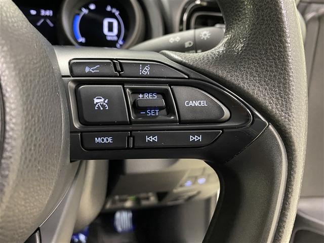 ヤリス ハイブリッドＧ　４ＷＤ　フルセグ　ミュージックプレイヤー接続可　バックカメラ　衝突被害軽減システム　ＥＴＣ　ＬＥＤヘッドランプ　ワンオーナー（9枚目）