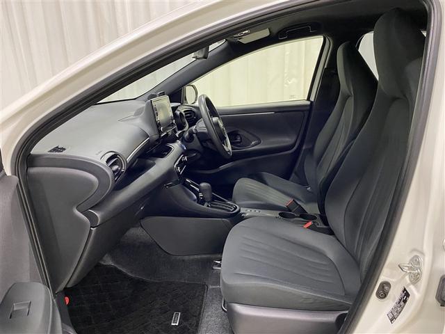 ヤリス ハイブリッドＧ　４ＷＤ　フルセグ　ミュージックプレイヤー接続可　バックカメラ　衝突被害軽減システム　ＥＴＣ　ＬＥＤヘッドランプ　ワンオーナー（20枚目）