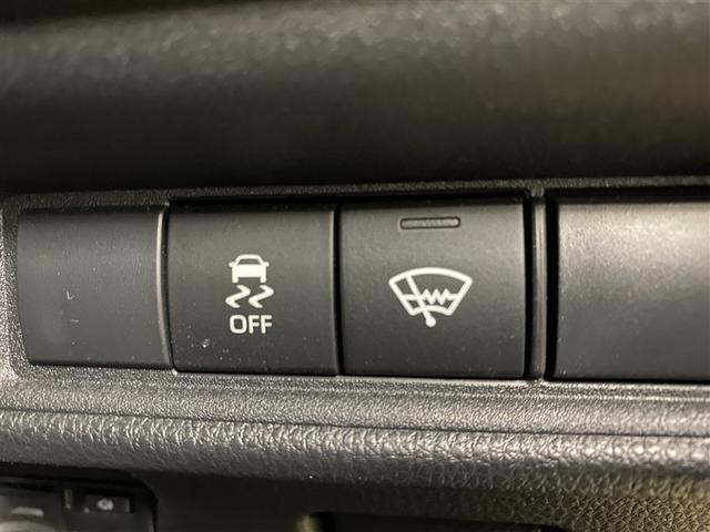 シエンタ ハイブリッドZ 4WD DVD再生 ミュージックプレイヤー接続可 バックカメラ 衝突被害軽減システム ETC 両側電動スライド LEDヘッドランプ ウオークスルー 乗車定員7人 3列シート ワンオーナー(12枚目)