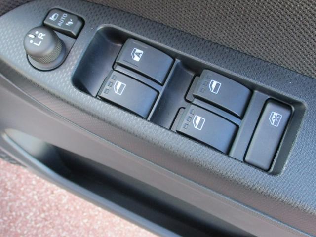 カスタム XリミテッドII SAIII 4WD スマートアシスト LEDヘッドライト アイドリングストップ VSC(横滑り抑制機能) プッシュスタート オーディオレス オートエアコン オートライト 運転席シートヒーター アルミホイール(29枚目)