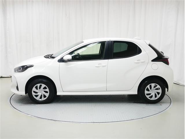 ヤリス Ｘ　４ＷＤ　メモリーナビ　ミュージックプレイヤー接続可　バックカメラ　衝突被害軽減システム　ＥＴＣ　記録簿（2枚目）