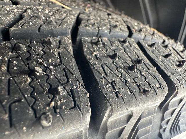 ヤリス Ｘ　４ＷＤ　メモリーナビ　ミュージックプレイヤー接続可　バックカメラ　衝突被害軽減システム　ＥＴＣ　記録簿（15枚目）