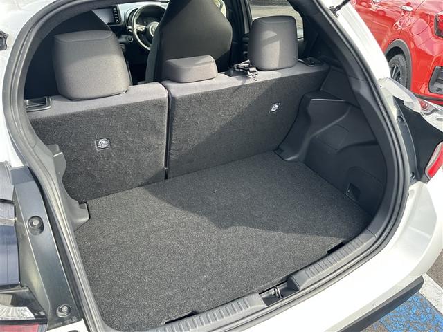 ヤリス Ｘ　４ＷＤ　メモリーナビ　ミュージックプレイヤー接続可　バックカメラ　衝突被害軽減システム　ＥＴＣ　記録簿（20枚目）