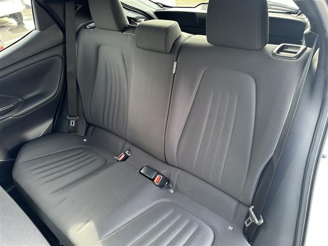 ヤリス Ｘ　４ＷＤ　メモリーナビ　ミュージックプレイヤー接続可　バックカメラ　衝突被害軽減システム　ＥＴＣ　記録簿（23枚目）