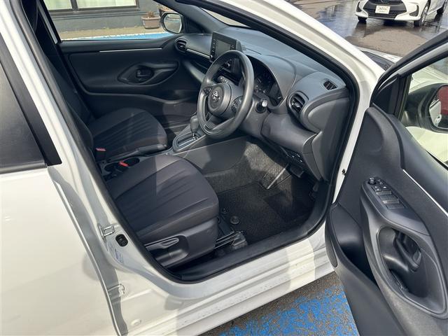 ヤリス Ｘ　４ＷＤ　メモリーナビ　ミュージックプレイヤー接続可　バックカメラ　衝突被害軽減システム　ＥＴＣ　記録簿（24枚目）