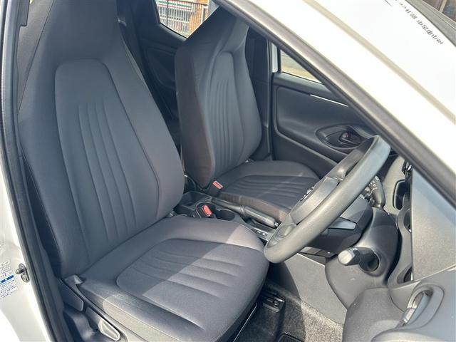 ヤリス Ｘ　４ＷＤ　メモリーナビ　ミュージックプレイヤー接続可　バックカメラ　衝突被害軽減システム　ＥＴＣ　記録簿（25枚目）