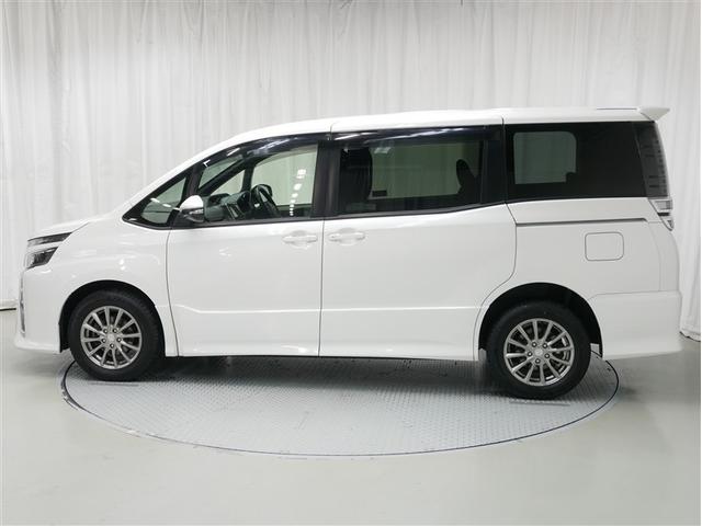 ヴォクシー ＺＳ　４ＷＤ　フルセグ　メモリーナビ　ＤＶＤ再生　ミュージックプレイヤー接続可　バックカメラ　衝突被害軽減システム　ＥＴＣ　両側電動スライド　ＬＥＤヘッドランプ　乗車定員７人　３列シート　ワンオーナー（2枚目）