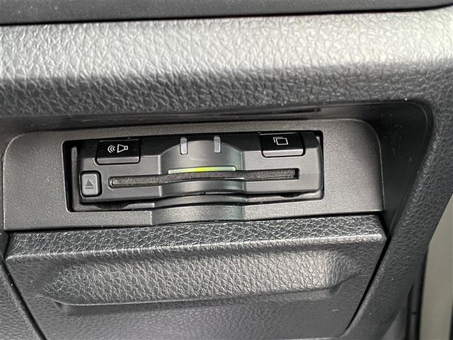 ヴォクシー ＺＳ　４ＷＤ　フルセグ　メモリーナビ　ＤＶＤ再生　ミュージックプレイヤー接続可　バックカメラ　衝突被害軽減システム　ＥＴＣ　両側電動スライド　ＬＥＤヘッドランプ　乗車定員７人　３列シート　ワンオーナー（13枚目）