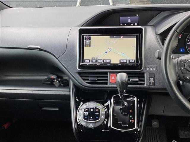 ヴォクシー ＺＳ　４ＷＤ　フルセグ　メモリーナビ　ＤＶＤ再生　ミュージックプレイヤー接続可　バックカメラ　衝突被害軽減システム　ＥＴＣ　両側電動スライド　ＬＥＤヘッドランプ　乗車定員７人　３列シート　ワンオーナー（25枚目）