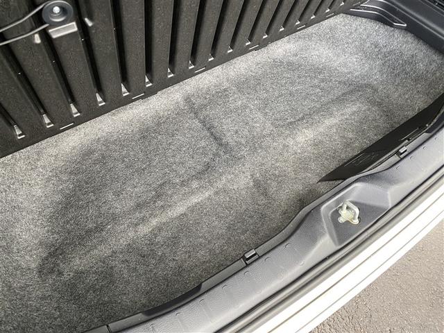 ヴォクシー ＺＳ　４ＷＤ　フルセグ　メモリーナビ　ＤＶＤ再生　ミュージックプレイヤー接続可　バックカメラ　衝突被害軽減システム　ＥＴＣ　両側電動スライド　ＬＥＤヘッドランプ　乗車定員７人　３列シート　ワンオーナー（28枚目）