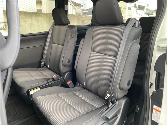 ヴォクシー ＺＳ　４ＷＤ　フルセグ　メモリーナビ　ＤＶＤ再生　ミュージックプレイヤー接続可　バックカメラ　衝突被害軽減システム　ＥＴＣ　両側電動スライド　ＬＥＤヘッドランプ　乗車定員７人　３列シート　ワンオーナー（31枚目）