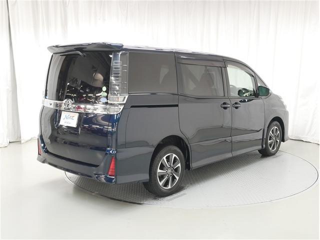 ヴォクシー ＺＳ　４ＷＤ　フルセグ　メモリーナビ　ＤＶＤ再生　ミュージックプレイヤー接続可　後席モニター　バックカメラ　衝突被害軽減システム　ドラレコ　両側電動スライド　ＬＥＤヘッドランプ　乗車定員７人　３列シート（3枚目）