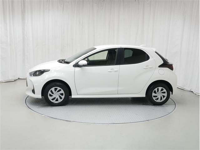 ヤリス Ｘ　４ＷＤ　メモリーナビ　ミュージックプレイヤー接続可　バックカメラ　衝突被害軽減システム　ＥＴＣ　記録簿（2枚目）