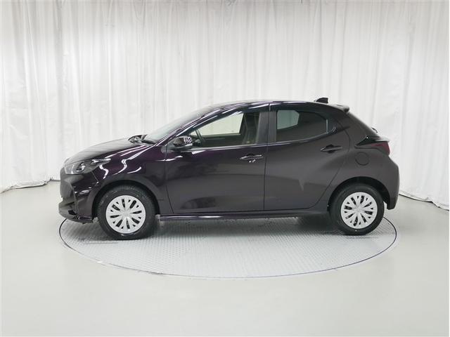 ヤリス ハイブリッドＸ　４ＷＤ　ＤＶＤ再生　ミュージックプレイヤー接続可　バックカメラ　衝突被害軽減システム　ドラレコ　ワンオーナー（2枚目）