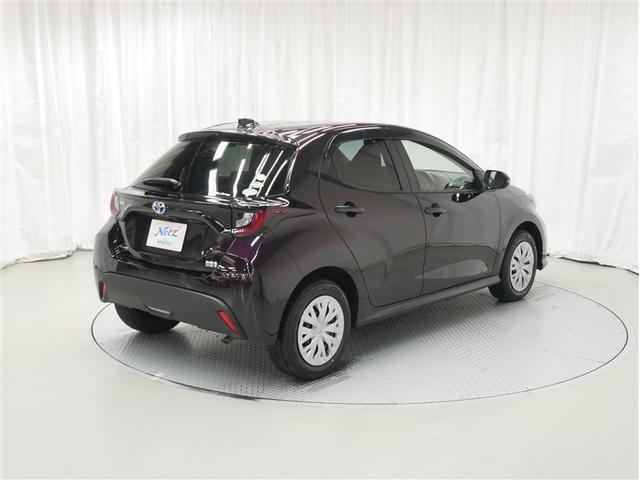 ヤリス ハイブリッドＸ　４ＷＤ　ＤＶＤ再生　ミュージックプレイヤー接続可　バックカメラ　衝突被害軽減システム　ドラレコ　ワンオーナー（3枚目）