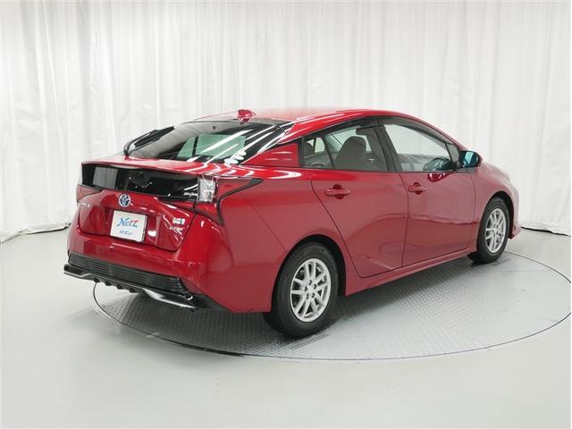 プリウス Ａツーリングセレクション　４ＷＤ　フルセグ　メモリーナビ　ＤＶＤ再生　ミュージックプレイヤー接続可　バックカメラ　衝突被害軽減システム　ＥＴＣ　ＬＥＤヘッドランプ　ワンオーナー　フルエアロ（3枚目）