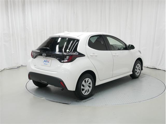 ヤリス Ｘ　４ＷＤ　メモリーナビ　ミュージックプレイヤー接続可　バックカメラ　衝突被害軽減システム　記録簿（3枚目）