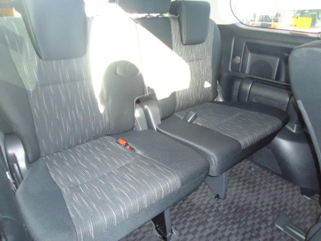 ヴォクシー ＺＳ　煌ＩＩＩ　４ＷＤ（14枚目）