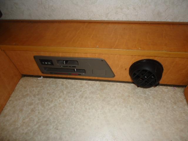 トヨタ 　グランドハイエース　キャンピングカー　７人乗り　４ＷＤ（28枚目）