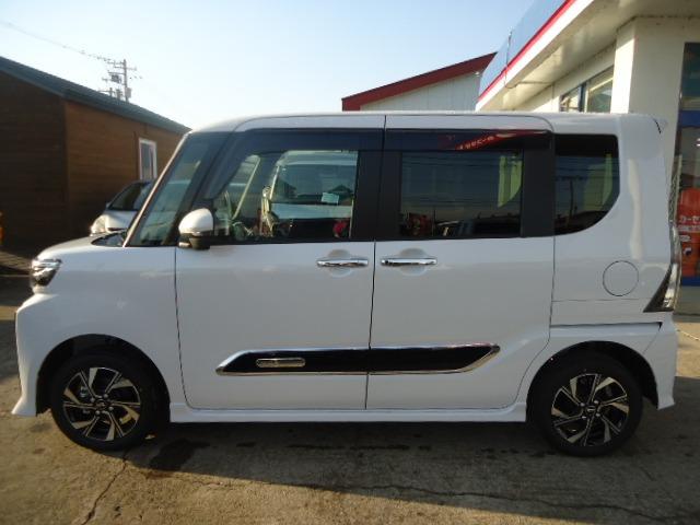 タント カスタムＸ　４ＷＤ　社外ナビ　ＴＶ　サイドガーニッシュ　純正ＥＧスターター　Ｆマット　ドアバイザー（6枚目）