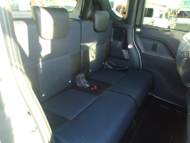 タント カスタムＸ　４ＷＤ　社外ナビ　ＴＶ　サイドガーニッシュ　純正ＥＧスターター　Ｆマット　ドアバイザー（13枚目）