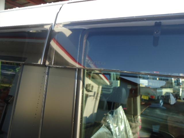 タント カスタムＸ　４ＷＤ　社外ナビ　ＴＶ　サイドガーニッシュ　純正ＥＧスターター　Ｆマット　ドアバイザー（18枚目）