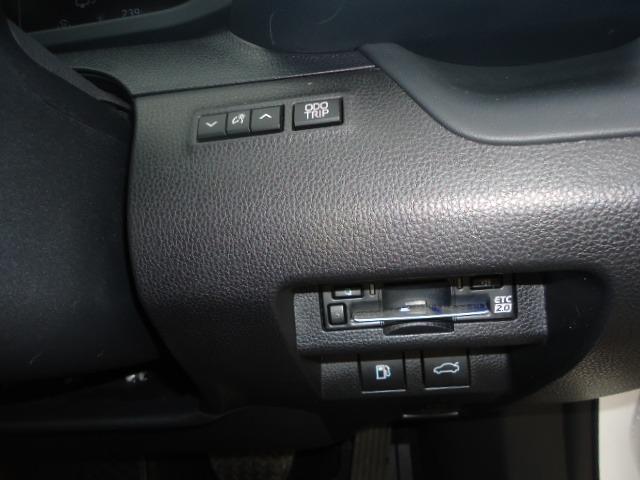 クラウンクロスオーバー Gアドバンスド・レザーパッケージ 4WD レザーシート パノラマビューモニター 純正ナビ TV シートベンチレーション ETC デジタルインナーミラー(21枚目)