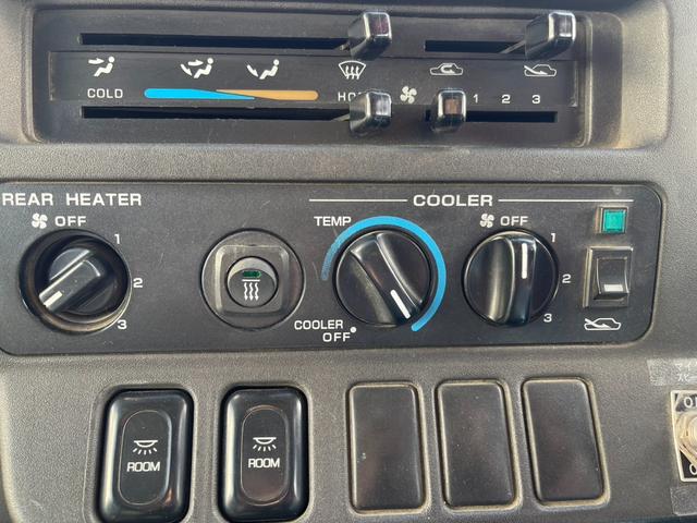 シビリアンバス 移動販売車 追加ヒーター(8枚目)