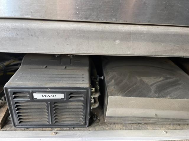 シビリアンバス 移動販売車 追加ヒーター(17枚目)