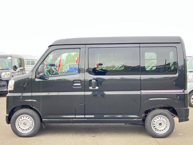 ハイゼットカーゴ ＤＸ　届出済み未使用車　両側スライドドア　キーレスエントリー　スマートアシスト　クリアランスソナー　アイドリングストップ　ハロゲンヘッドライト　オートライト　オートハイビーム　パートタイム４ＷＤ（5枚目）