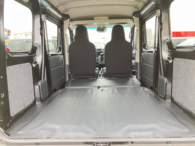 ハイゼットカーゴ ＤＸ　届出済み未使用車　両側スライドドア　キーレスエントリー　スマートアシスト　クリアランスソナー　アイドリングストップ　ハロゲンヘッドライト　オートライト　オートハイビーム　パートタイム４ＷＤ（22枚目）