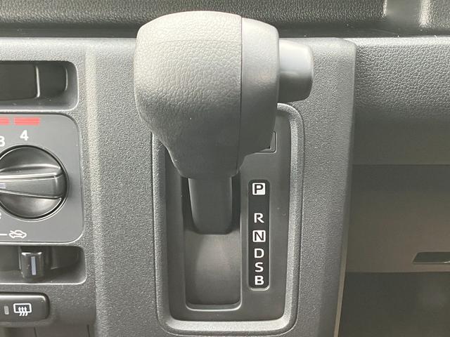 ハイゼットカーゴ ＤＸ　届出済み未使用車　両側スライドドア　キーレスエントリー　スマートアシスト　クリアランスソナー　アイドリングストップ　ハロゲンヘッドライト　オートライト　オートハイビーム　パートタイム４ＷＤ（38枚目）
