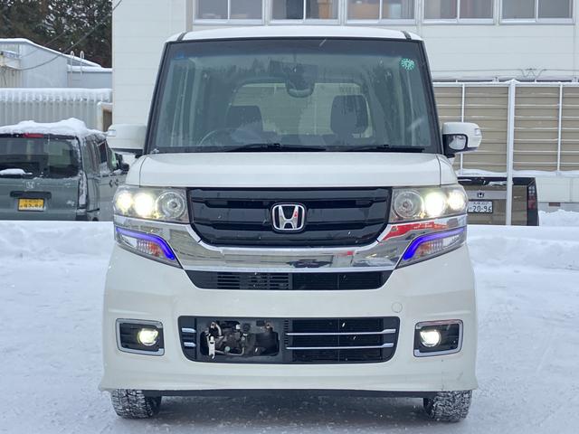 Ｎ－ＢＯＸカスタム Ｇ　ＳＳブラックスタイルパッケージ　スマートキー　社外ナビゲーション　バックカメラ　ディスチャージドランプ　フロントフォグランプ　電動格納ミラー　オートライト　ＥＴＣ　両側電動スライドドア　イージークローザー　４ＷＤ（3枚目）