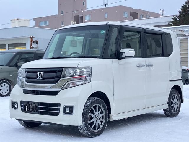 Ｎ－ＢＯＸカスタム Ｇ　ＳＳブラックスタイルパッケージ　スマートキー　社外ナビゲーション　バックカメラ　ディスチャージドランプ　フロントフォグランプ　電動格納ミラー　オートライト　ＥＴＣ　両側電動スライドドア　イージークローザー　４ＷＤ（4枚目）