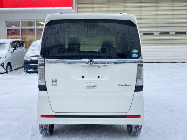 Ｎ－ＢＯＸカスタム Ｇ　ＳＳブラックスタイルパッケージ　スマートキー　社外ナビゲーション　バックカメラ　ディスチャージドランプ　フロントフォグランプ　電動格納ミラー　オートライト　ＥＴＣ　両側電動スライドドア　イージークローザー　４ＷＤ（8枚目）