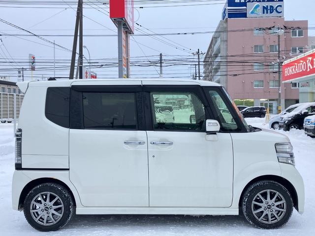 Ｎ－ＢＯＸカスタム Ｇ　ＳＳブラックスタイルパッケージ　スマートキー　社外ナビゲーション　バックカメラ　ディスチャージドランプ　フロントフォグランプ　電動格納ミラー　オートライト　ＥＴＣ　両側電動スライドドア　イージークローザー　４ＷＤ（11枚目）