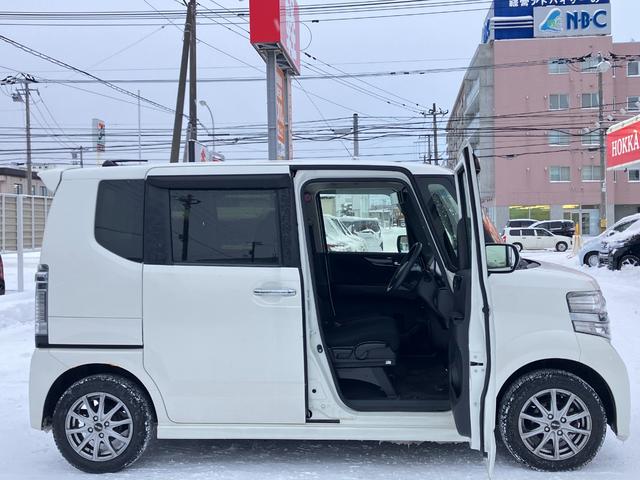 Ｎ－ＢＯＸカスタム Ｇ　ＳＳブラックスタイルパッケージ　スマートキー　社外ナビゲーション　バックカメラ　ディスチャージドランプ　フロントフォグランプ　電動格納ミラー　オートライト　ＥＴＣ　両側電動スライドドア　イージークローザー　４ＷＤ（12枚目）