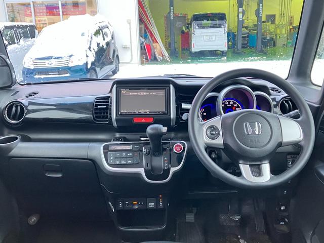 Ｎ－ＢＯＸカスタム Ｇ　ＳＳブラックスタイルパッケージ　スマートキー　社外ナビゲーション　バックカメラ　ディスチャージドランプ　フロントフォグランプ　電動格納ミラー　オートライト　ＥＴＣ　両側電動スライドドア　イージークローザー　４ＷＤ（17枚目）