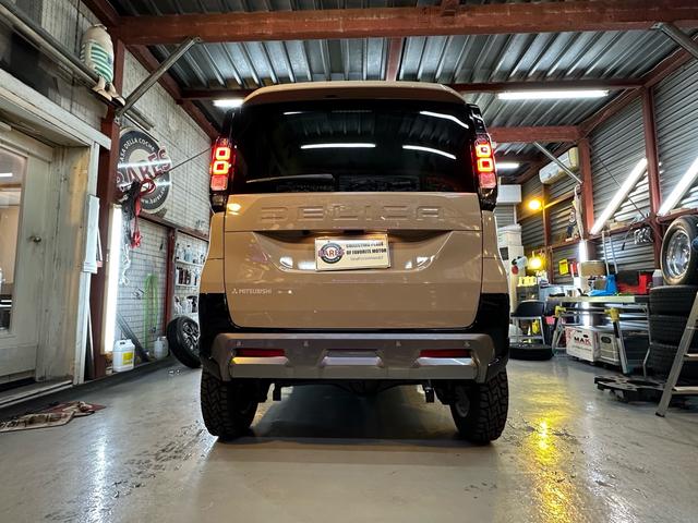 デリカミニ Ｔ　プレミアム　４ＷＤターボ　リフトアップ　夏バイカラーホイール　オープンカントリーＲＴタイヤ　冬純正アルミ　スタッドレス　ナビ　ドラレコ付きインナーミラー　ＥＴＣ　フロアマット　冬ワイパー　アライメント調整（8枚目）