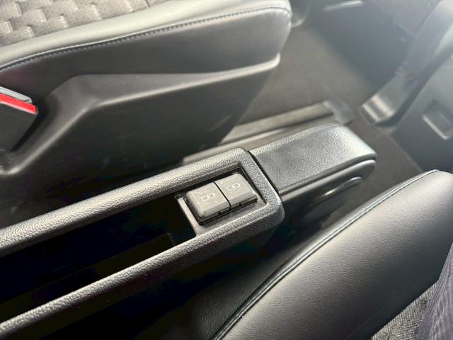 ヴォクシー S-Z 4WD/純正ナビ/フルセグTV/バックカメラ/両側パワースライドドア/セーフティセンス/レーダークルコン/LEDライト/オートマチックハイビーム/シートヒーター/スマートキー/プッシュスタート/寒冷地(31枚目)