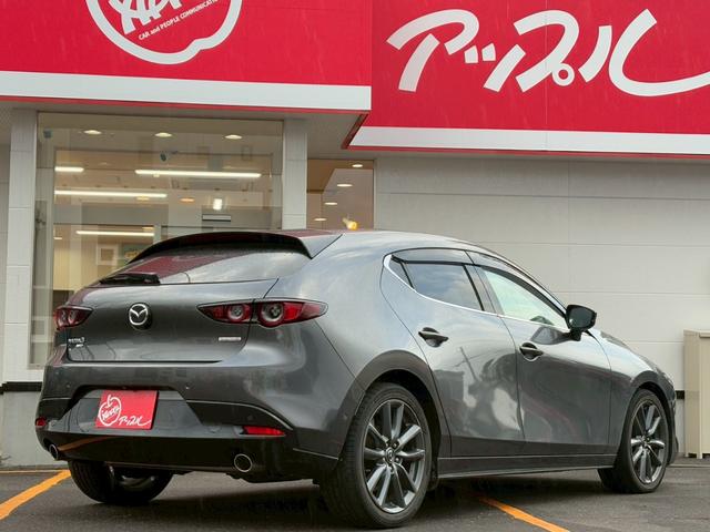 ＭＡＺＤＡ３ファストバック １５Ｓツーリング　４ＷＤ／マツダコネクト／フルセグＴＶ／３６０セーフティパッケージ／ドラレコ／ＥＴＣ／ヘッドアップディスプレイ／衝突被害軽減ブレーキ／レーダークルコン／ＬＥＤヘッドライト／純正１８インチアルミホイール（3枚目）