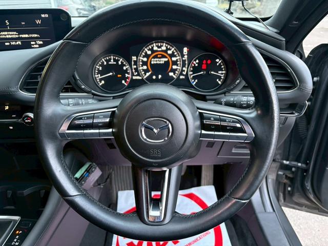 ＭＡＺＤＡ３ファストバック １５Ｓツーリング　４ＷＤ／マツダコネクト／フルセグＴＶ／３６０セーフティパッケージ／ドラレコ／ＥＴＣ／ヘッドアップディスプレイ／衝突被害軽減ブレーキ／レーダークルコン／ＬＥＤヘッドライト／純正１８インチアルミホイール（8枚目）