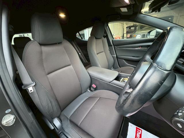 ＭＡＺＤＡ３ファストバック １５Ｓツーリング　４ＷＤ／マツダコネクト／フルセグＴＶ／３６０セーフティパッケージ／ドラレコ／ＥＴＣ／ヘッドアップディスプレイ／衝突被害軽減ブレーキ／レーダークルコン／ＬＥＤヘッドライト／純正１８インチアルミホイール（13枚目）