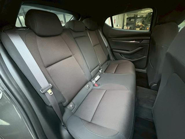 ＭＡＺＤＡ３ファストバック １５Ｓツーリング　４ＷＤ／マツダコネクト／フルセグＴＶ／３６０セーフティパッケージ／ドラレコ／ＥＴＣ／ヘッドアップディスプレイ／衝突被害軽減ブレーキ／レーダークルコン／ＬＥＤヘッドライト／純正１８インチアルミホイール（14枚目）