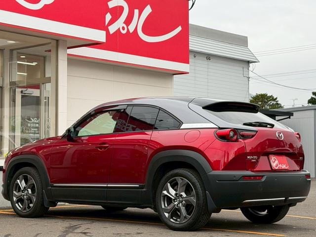 ＭＸ－３０ ベースグレード　４ＷＤ／インダストリアルクラシックパッケージ／ＢＯＳＥ／マツダコネクトナビＴＶ／３６０カメラ／クルージングトラフィックサポート／ヘッドアップディスプレイ／パワーシート／シートヒーター／ステアヒーター（19枚目）