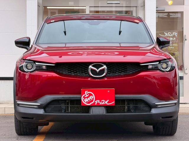 ＭＸ－３０ ベースグレード　４ＷＤ／インダストリアルクラシックパッケージ／ＢＯＳＥ／マツダコネクトナビＴＶ／３６０カメラ／クルージングトラフィックサポート／ヘッドアップディスプレイ／パワーシート／シートヒーター／ステアヒーター（20枚目）