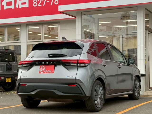 ノート Ｘ　ＦＯＵＲ　ハイブリッド４ＷＤ／ナビ／バックカメラ／ドライブレコーダー／ＥＴＣ／エマージェンシーブレーキ／シートヒーター／ステアヒーター／インテリジェントキー／プッシュスタート／アップルあんしんライト保証１年付（16枚目）