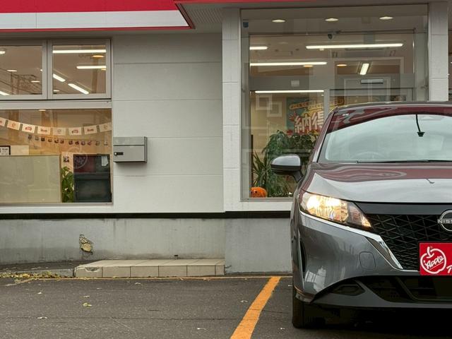 ノート Ｘ　ＦＯＵＲ　ハイブリッド４ＷＤ／ナビ／バックカメラ／ドライブレコーダー／ＥＴＣ／エマージェンシーブレーキ／シートヒーター／ステアヒーター／インテリジェントキー／プッシュスタート／アップルあんしんライト保証１年付（47枚目）