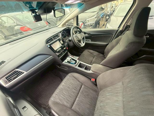 シャトル ハイブリッド　ホンダセンシング　ハイブリッド４ＷＤ／ナビ／ドライブレコーダー／ＥＴＣ／アダプティブクルーズコントロール／スマートキー／プッシュスタート／コンフォートビューパッケージ／車検整備付／アップルあんしんライト保証１年付（33枚目）